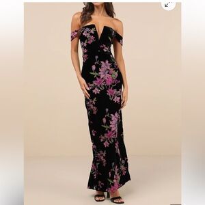 Lulu’s black burnout velvet dress off the shoulder 
Maxi Size S